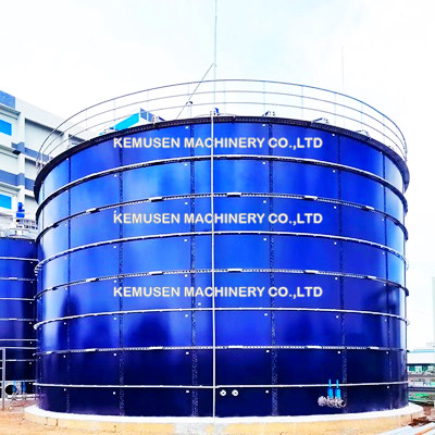 Worm Gear Screw Jacks Are Used for Glass Fused Bolted Steel Tanks During The Assembly Process