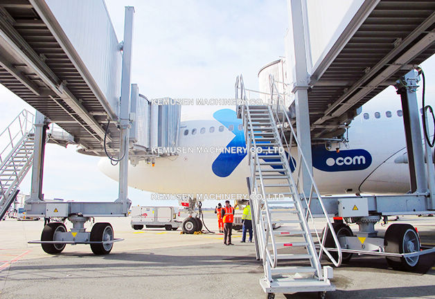 two_airport_passenger_boarding_bridges_connected_fast_docking - 副本 (2)